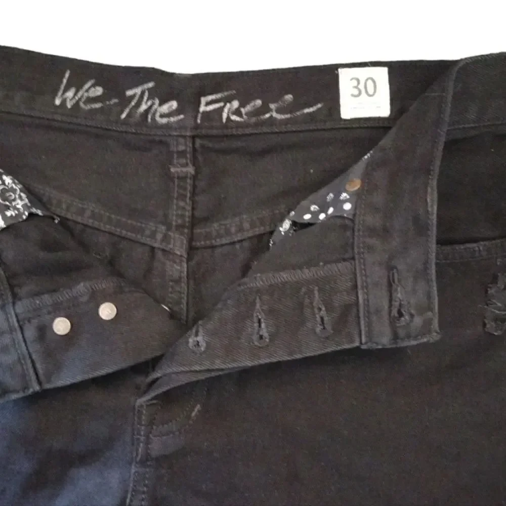 We The‎ FREE PEOPLE Black Sofia Distressed High Waist Jean Shorts Size 30